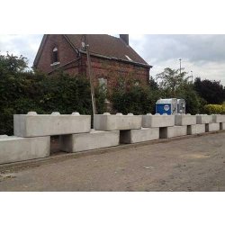 Bloc béton empilable largeur 0.6m - transportable avec crochets de levage Artéon