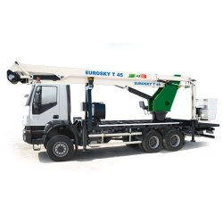 Camion nacelle Comet - 45 m hauteur de travail - 20 m déport latéral - 250 kg capacité panier