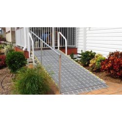 Rampe modulable pour PMR - Système portable, rambardes en aluminium et plateformes personnalisées