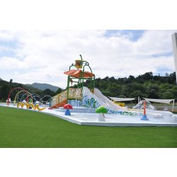 Pataugeoire - Grande structure aqualudique thème Hawaï avec toboggans et activités personnalisables - Polin Waterparks