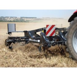 Déchaumeur à dents rigide 300 Blackbear - Quivogne - 3m de largeur, 10 disques, 2275kg