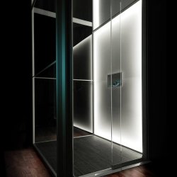 Ascenseur privatif intérieur Aritco HomeLift - design épuré et personnalisation pour habitations privées