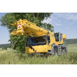 Grue automotrice LTM 1050-3.1 - Liebherr - Capacité de charge max 50 t - Flèche jusqu'à 38 m - 3 essieux
