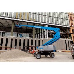 Nacelle élévatrice Genie S 80J et S 80J TRAX - flèche télescopique 26m - capacité 300 kg - 4x4
