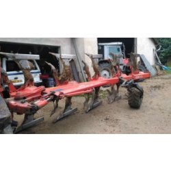 Charrue agricole KUHN Varimaster 151 - 5 corps - sécurité T boulon - bon état - année 2004