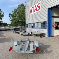 Porte moto basculant 1 voie - 500 kg - châssis surbaissé et verrouillage sécurisé