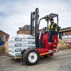 Chariot élévateur Moffett M5 NX - Hiab - 2 500 kg - Performances améliorées et sécurité renforcée
