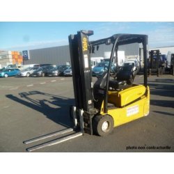 Chariot électrique 3 roues Yale ERP16VT - 1600 kg - Mât triplex 5500 mm - Batterie neuve