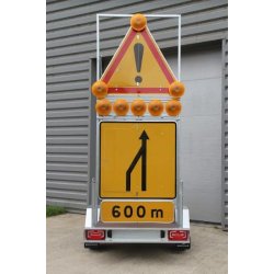 Remorque de pré-signalisation Sodimar - roue jockey renforcée, rampe LED 6 fonctions, châssis galvanisé