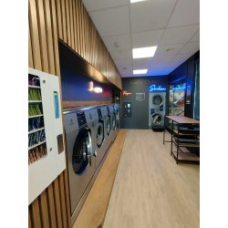 Laverie automatique intérieure en libre service