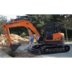 Mini-pelles DX80R / 8t - 40,7 kW / 54,6 CV à 2000 tr/min - 8330 kg - 4150-4675 mm