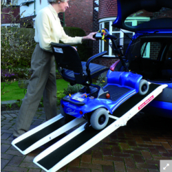 Rampe double pliante en fibre de verre renforcée - Chargement véhicule pour fauteuil roulant - Capacité 300kg