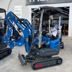 Mini pelle r15 rippa neuve moteur kubota + 3 godets