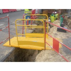 Passerelle piétons en PEHD - Référence P18BL1400000 - Barrière de chantier