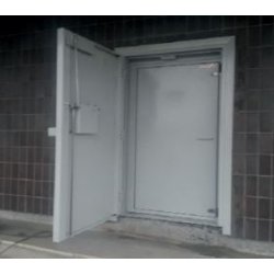 Porte double de sécurité pour les accès eau en acier