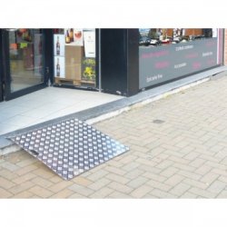 Rampe de seuil Mankon 80 x 80 cm - Aluminium antidérapant pour seuils jusqu'à 8 cm - Réf : 3180031