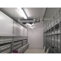 Container aménagé exfrigo - chambre isolante 40 HC avec ventilation, système électrique et étagères
