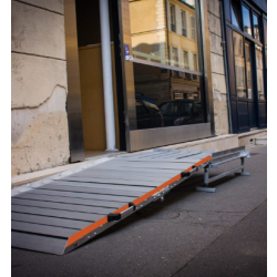 Plateforme pliante pour sortie équerre en aluminium