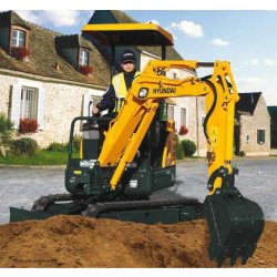 Mini-pelle HYUNDAI R16-9 - Compacte et performante