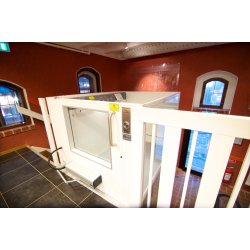 Ascenseur de maison à gaine sur mesure ou standard, version auto-portée, vitrée ou non, 2 à 6 niveaux jusqu'à 16m