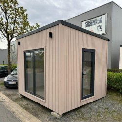 Module isolé 10 m² - espace indépendant lumineux avec bardage composite sable et triple vitrage