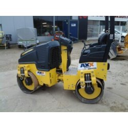 Rouleau compresseur vibrant Cylindre 100 - 66.7 Hz - 1619 Kg - Réservoir d'eau de 197 litres