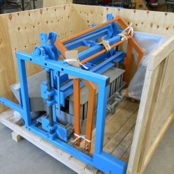 Pondeuse à parpaing et béton avec capacité de moulage de 2 à 5 blocs de 20 cm - Easy blocs - Espb