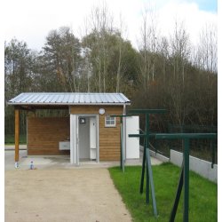 Sanitaires publics extérieurs module deux familles / 2 wc / 2 douches
