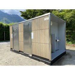Cabine PMR avec une cabine WC et un mur urinoir disponible en version manuelle, semi-automatique ou automatique - réf 2072