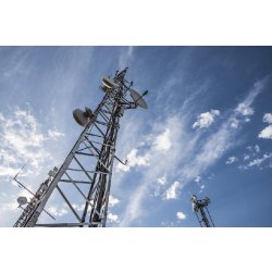 Installation autoportante de fabrication – tour en treillis pour télécommunications GSM/Mobile/Telecom – 10 à 200m – galvanisation ou peinture à chaud