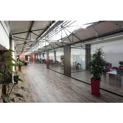 Cloison modulaire vitrée bord à bord pour bureaux & locaux professionnels