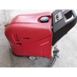 Autolaveuse semi-tractée à batteries rénovée OMM BIG500 - grande capacité et autonomie