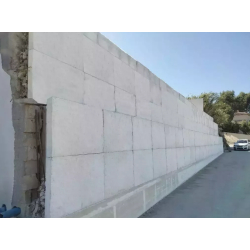 Bloc modulaire droit ou incliné à à 15° ou 22°, sans fondation béton - BETOTITAN XL - Pomel Beton