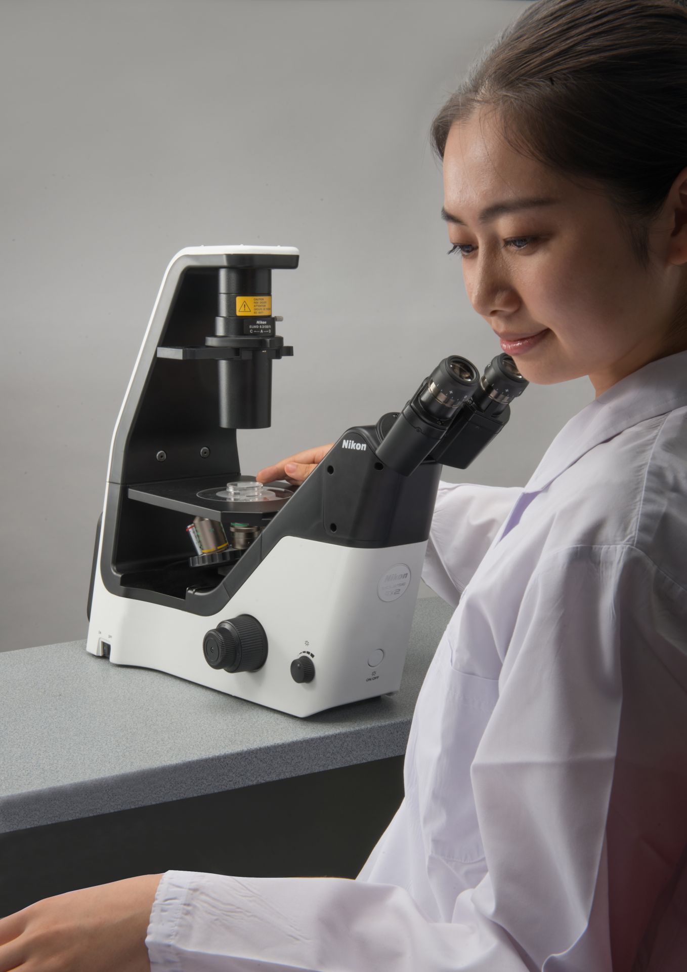 Eclipse TS2R - Microscope de recherche inversé compact Nikon avec observation polyvalente et ergonomie avancée_9