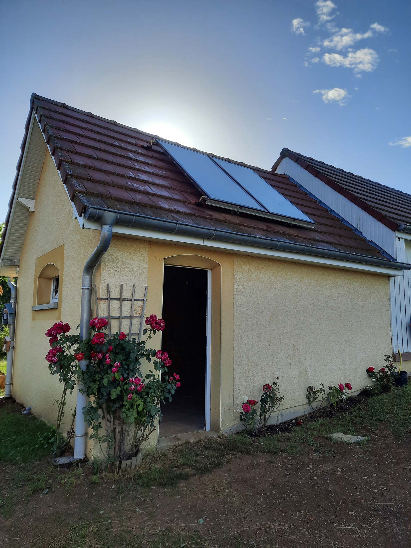 Panneaux solaires thermiques haut de gamme - Capteurs isolés par laine de roche et sous-vide à plan vitré rechargeable_9