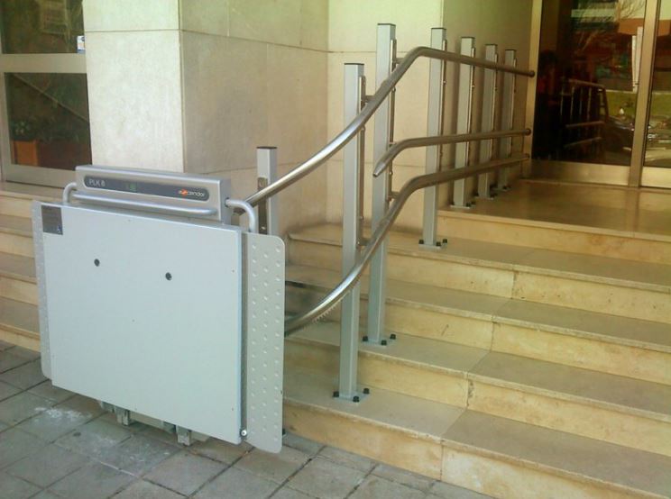 Plateforme monte escalier  courbe entièrement automatisée pour les escaliers tournants avec ou sans changement de pente_9