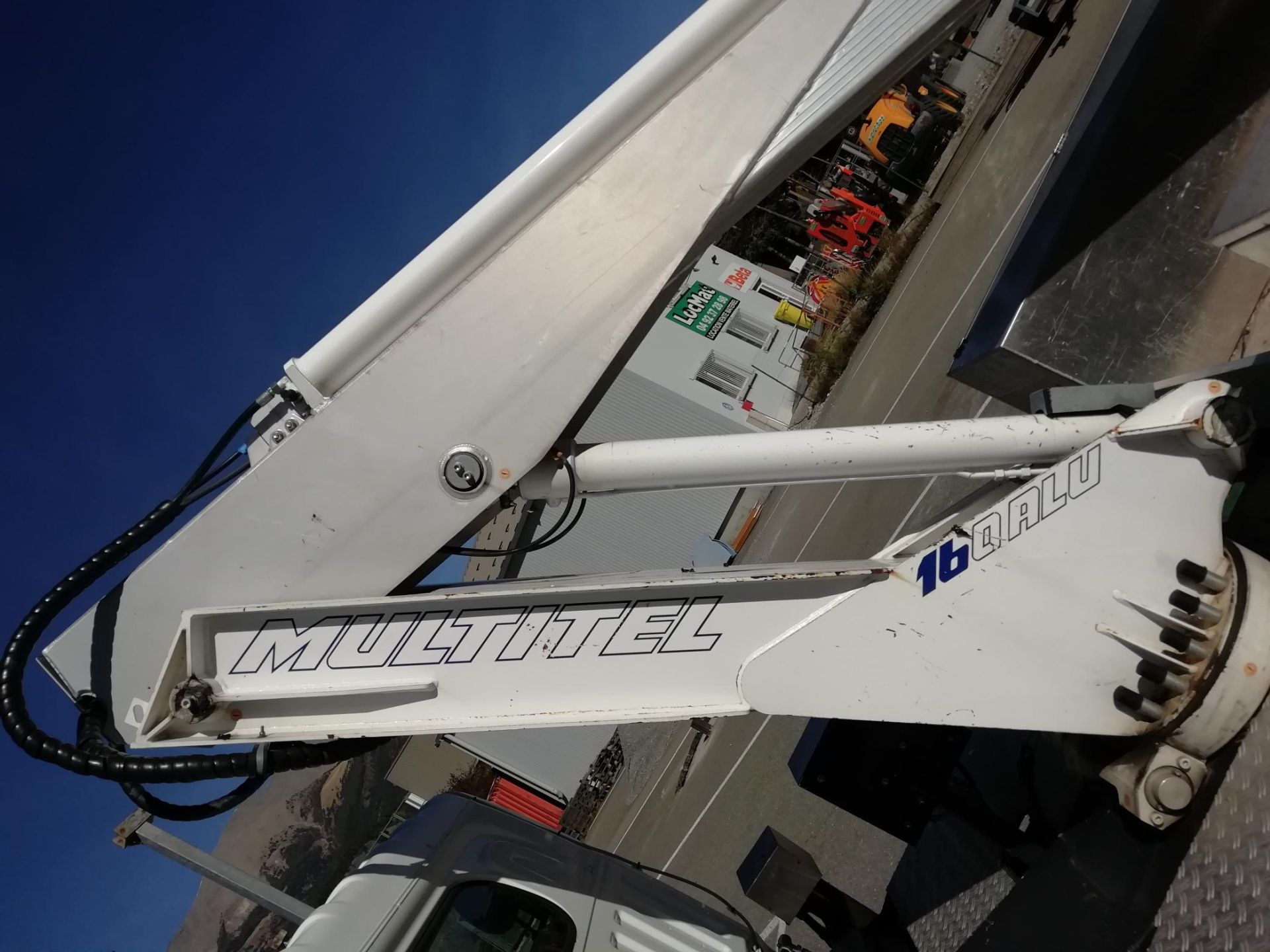 Stabilisateurs intégrés pour le transport du camion nacelle Multitel