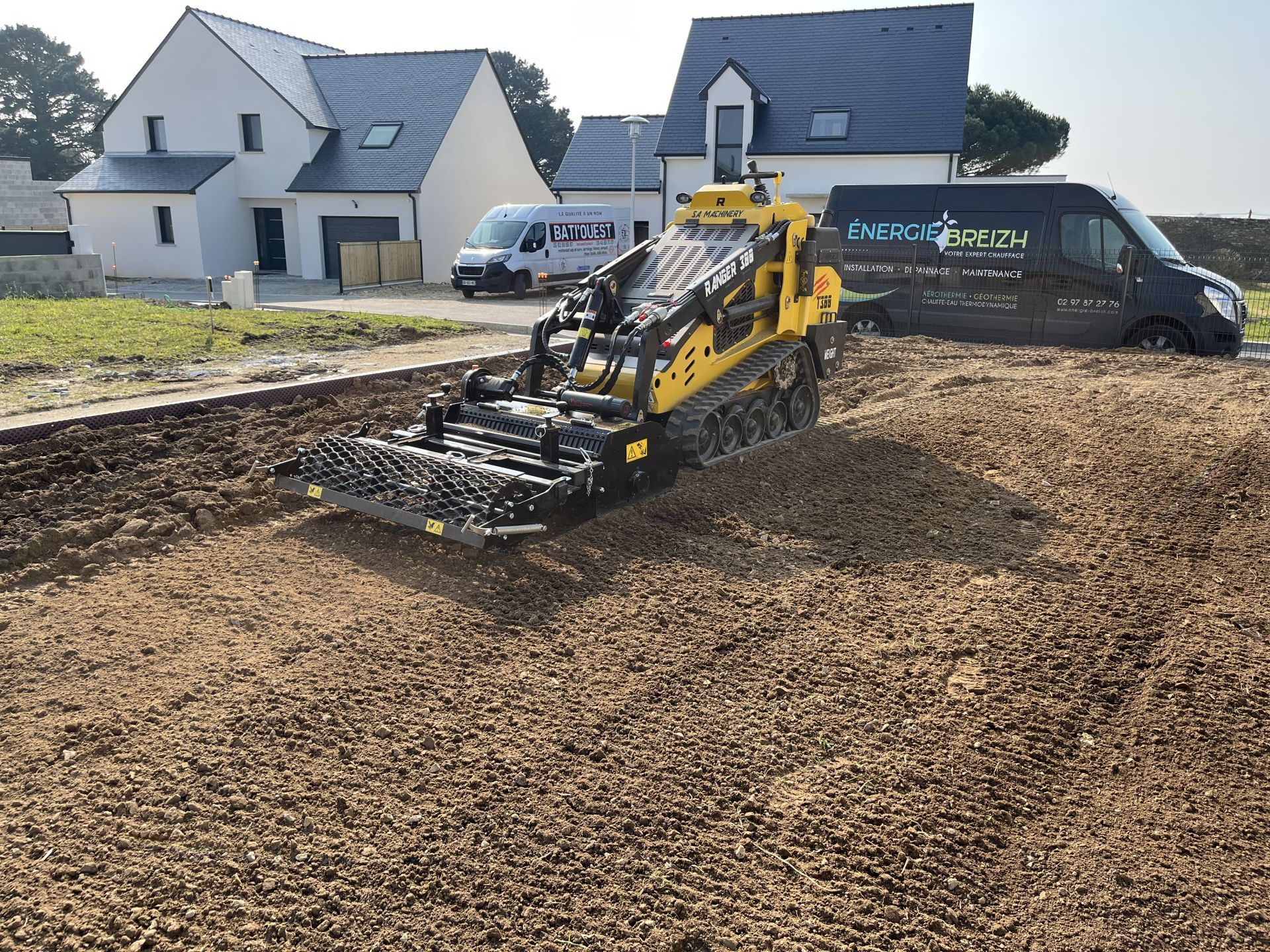Mini-chargeuse RANGER 300T performante et robuste