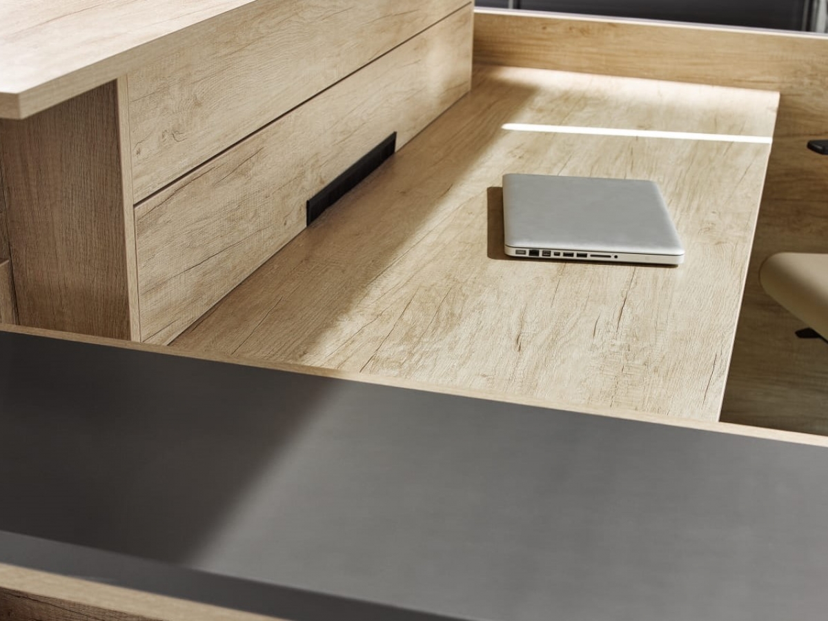 Banque d'accueil droite classique en bois - AVANT, design adaptable à tout environnement_9