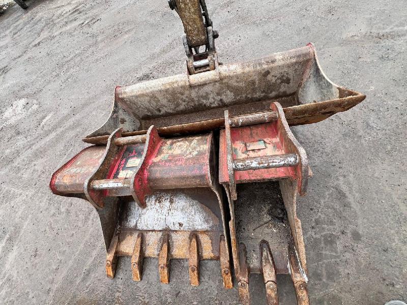 Takeuchi TB280FR pelle à chenille 8T_9