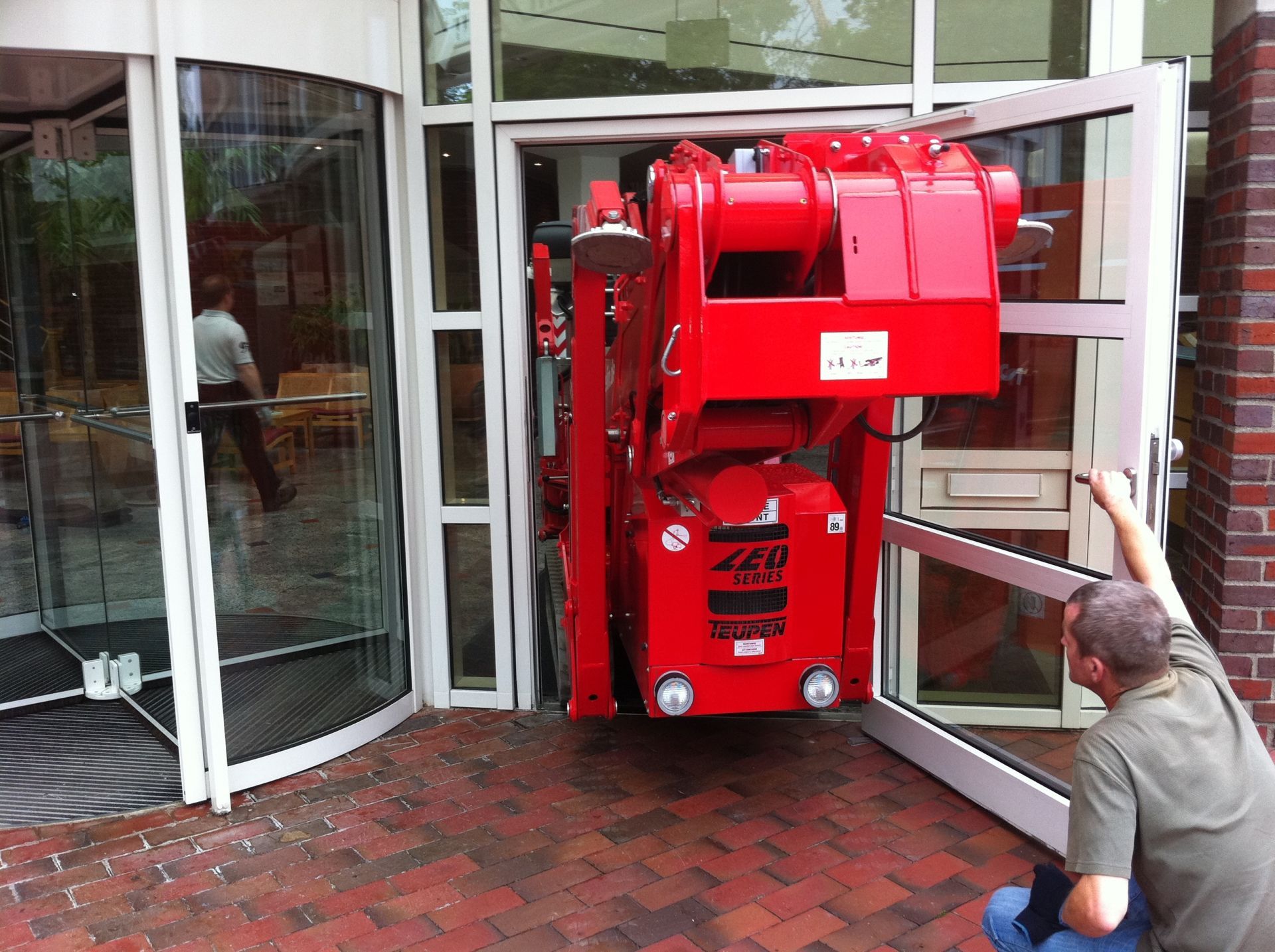 Nacelle araignée LEO23GT - Hauteur de travail max. 23 m - Déport latéral 11,2 m - En stock_9