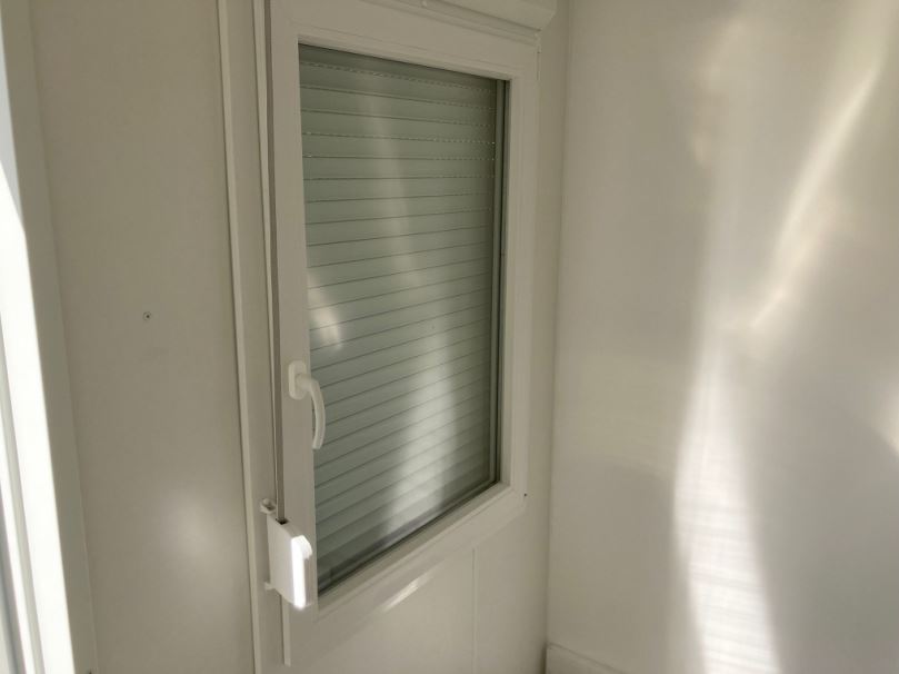 Bureau préfabriqué modulaire 10' - Europbox - entièrement isolé, dimensions personnalisées et livrables sous 2 semaines_9