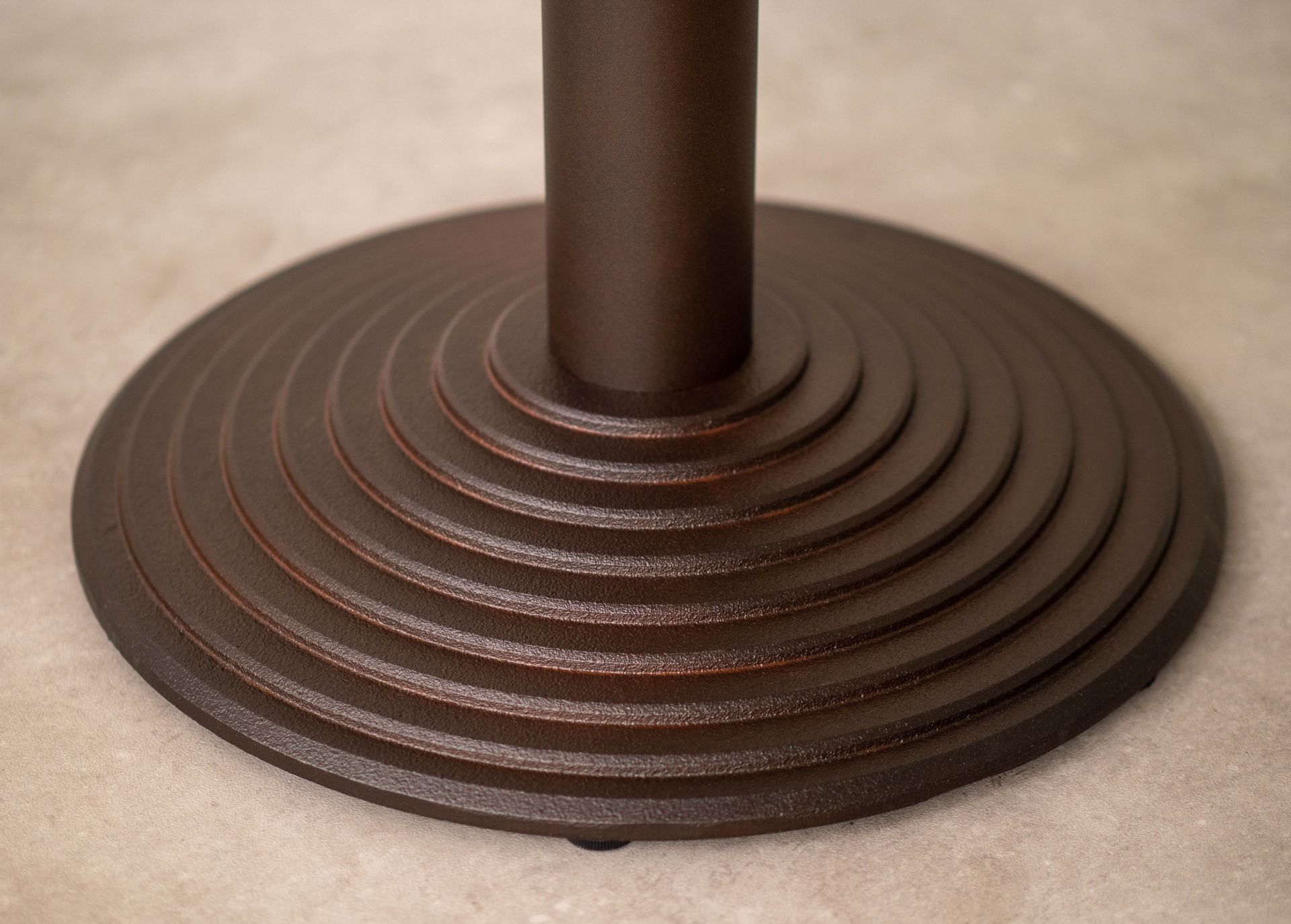 Plateaux et tables sur mesure - fabrication française - pour restaurants et espaces de travail_9