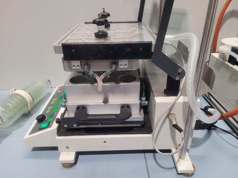 Plateforme BUCHI Syncore Q-101 + pompe à vide KNF + un controlleur de vide V-850_9