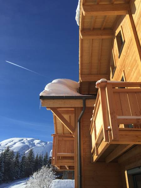 Toitures de montagne aspect traditionnel - GERARD®, METROTILE® et DECRA® - résistantes aux températures extrêmes et aux chocs_9