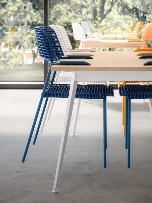 Chaise de réunion design, confortable pour un environnement de travail productif et accueillant_9