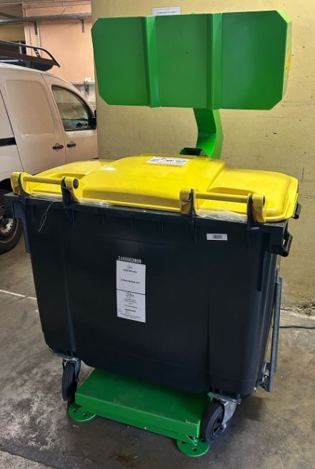 Compacteur et tasseur de bac BP660 à BP1100 LITRES Mobile, déplaçable  pour déchets de marché et halle alimentaire._9