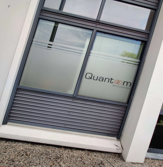 Vinyle dépoli personnalisable - Impression numérique ou découpé à la forme -Art & Com_9