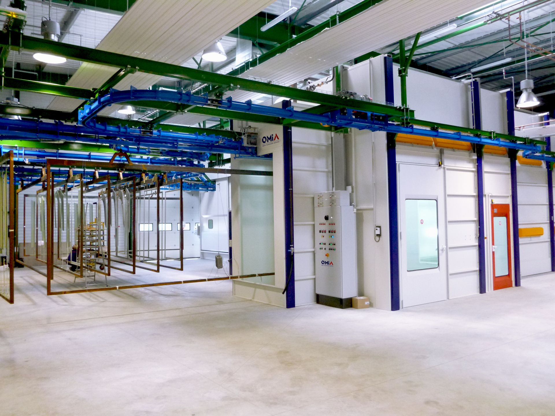 Tunnel industriel pour traitement de pièces métalliques et composites