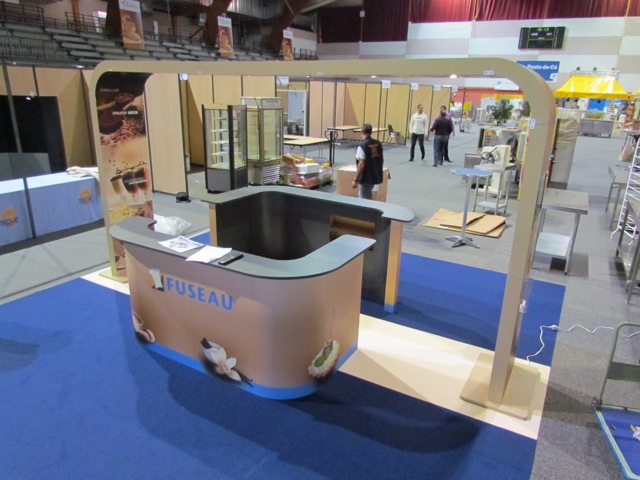 Stand modulaire pour surface de 9 à 36m2, avec cadre aluminium et tissu tendu_9